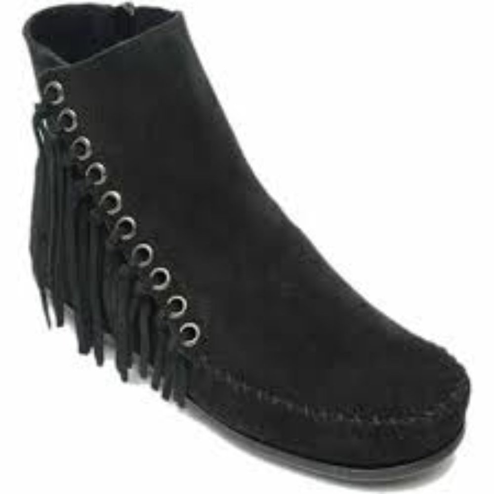 Cute, Comfy Minnetonka Womens black Willow ankle Boot